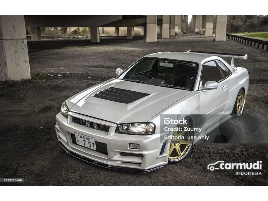 2025 Aston Martin DB11 AMR Coupe