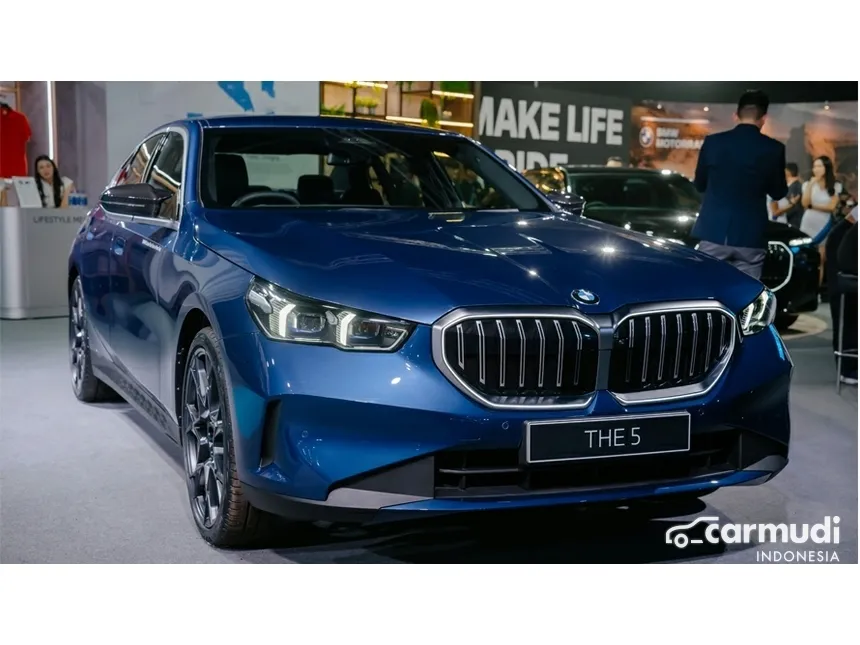 2023 BMW 330i M Sport Pro Sedan