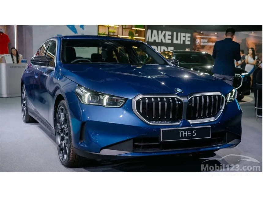 2023 BMW 320i M Sport Sedan